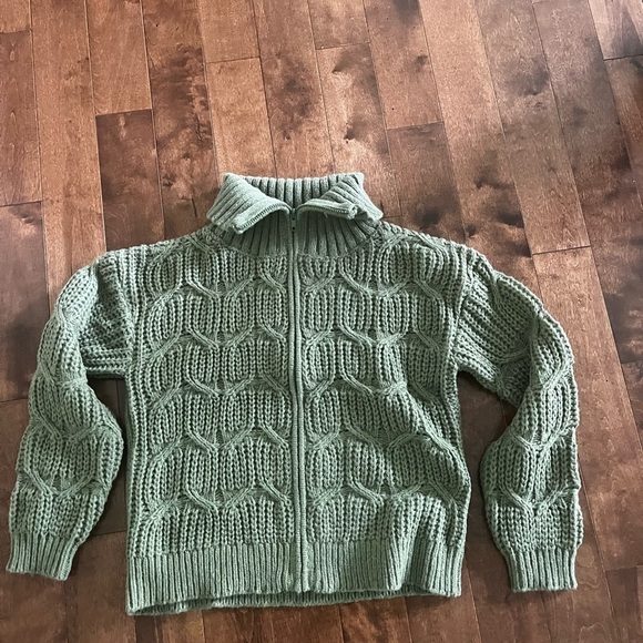 Very unique green zipper sweater - Picture 6 of 6